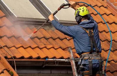 Démoussage et hydrofuge de toiture à Laons